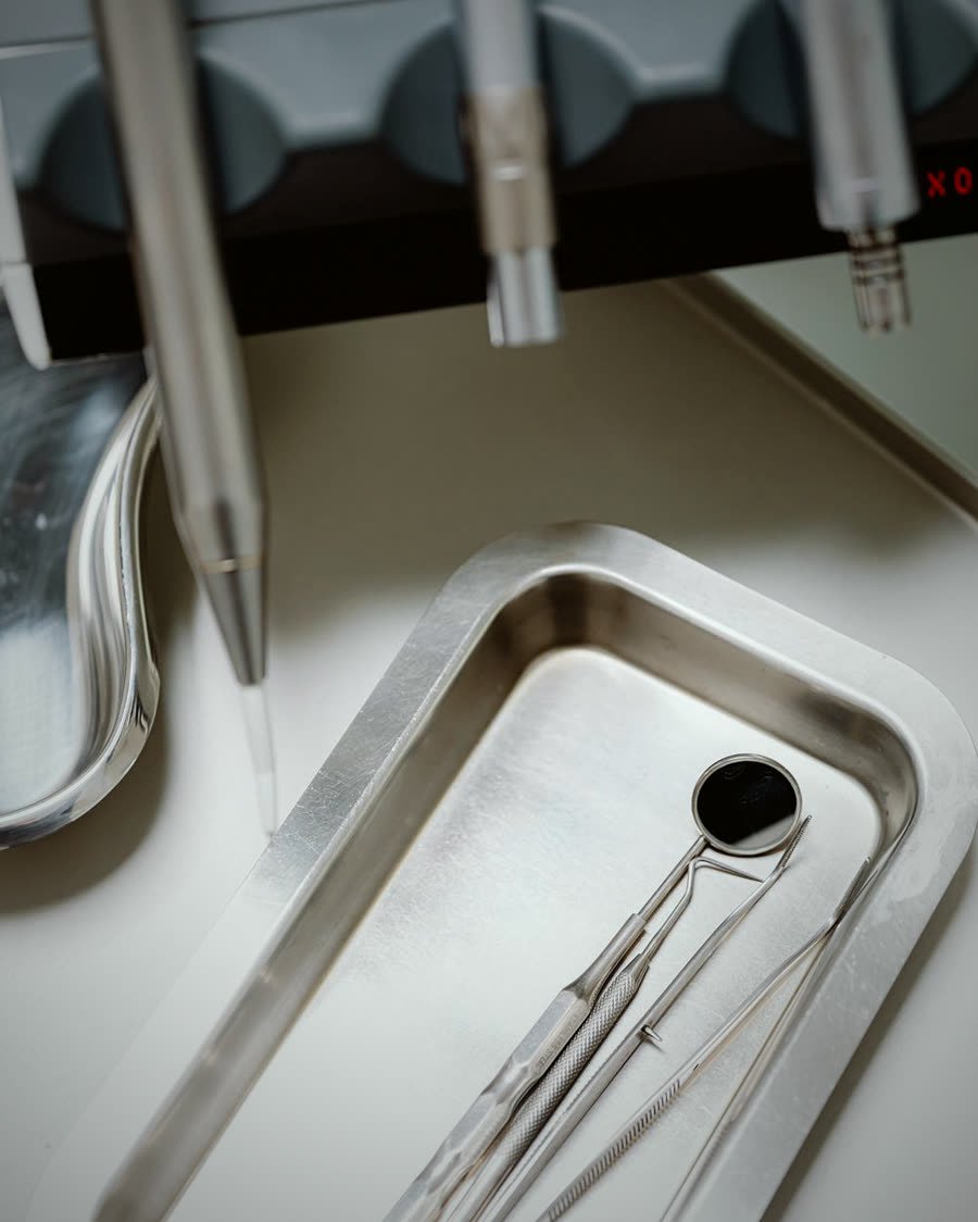 Instrumentos odontológicos esterilizados — clínica geral e prevenção na Buzzo Odontologia